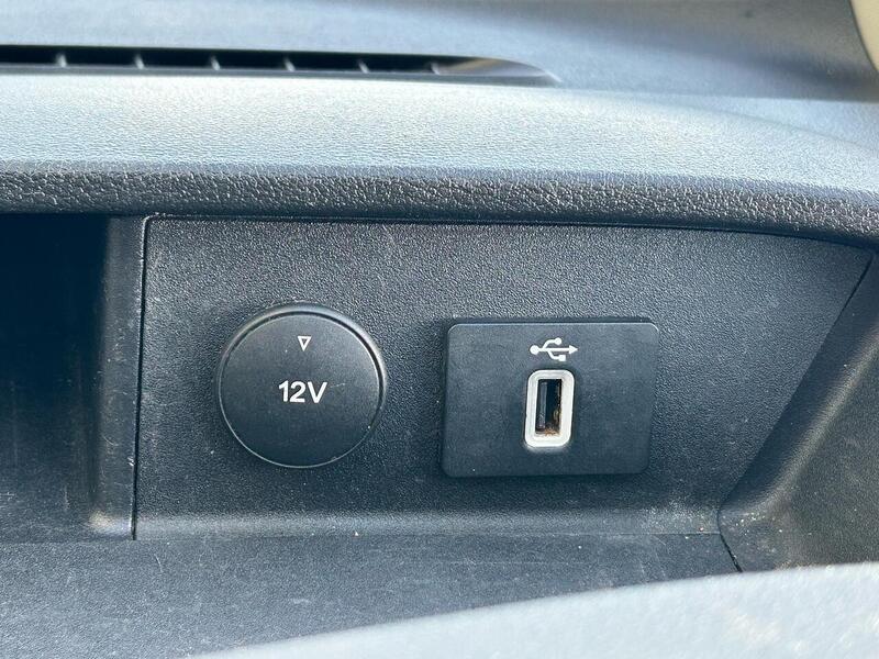 Ford 2.0 300 EcoBlue Limited Crew Van 5dr Diesel Manual L1 H1 Euro 6 (130 ps)