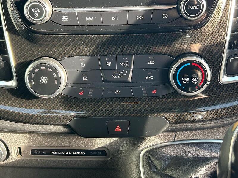 Ford 2.0 300 EcoBlue Limited Crew Van 5dr Diesel Manual L1 H1 Euro 6 (130 ps)