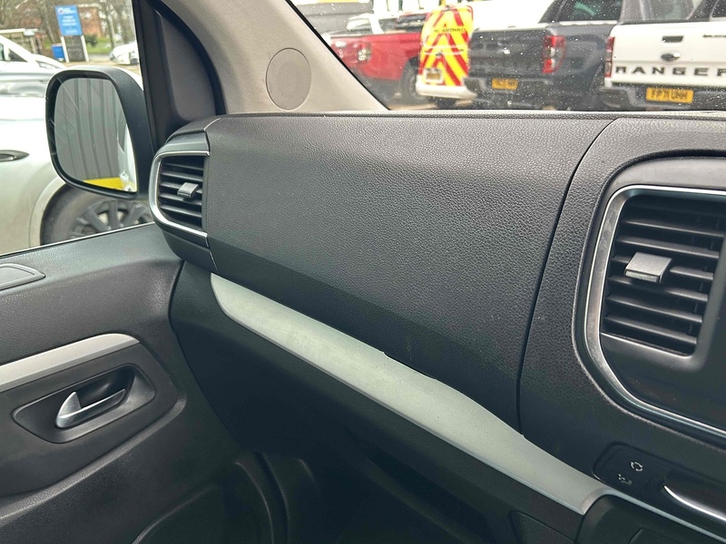 Toyota 2.0D Shuttle Long MPV 5dr Diesel Manual LWB Euro 6 (s/s) (9 Seat) (150 ps)