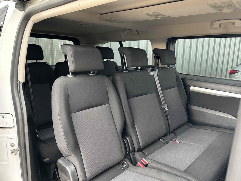 Toyota 2.0D Shuttle Long MPV 5dr Diesel Manual LWB Euro 6 (s/s) (9 Seat) (150 ps)