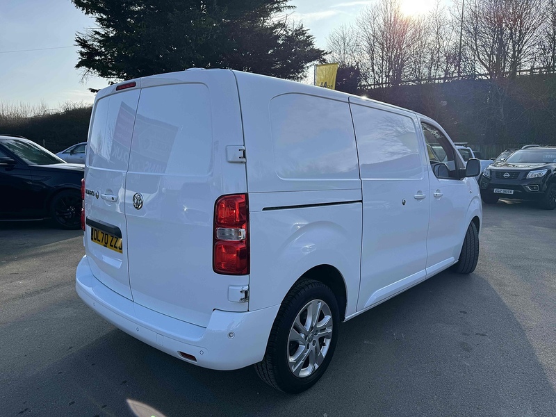 Vauxhall 2.0 Turbo D 3100 Elite Panel Van 5dr Diesel Auto L1 H1 Euro 6 (s/s) (180 ps) Panel Van Automatic Diesel