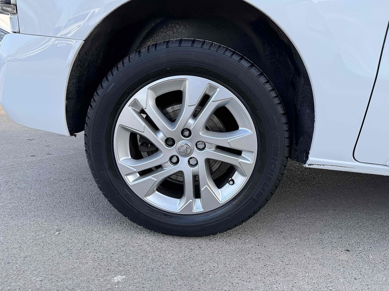 Vauxhall 2.0 Turbo D 3100 Elite Panel Van 5dr Diesel Auto L1 H1 Euro 6 (s/s) (180 ps) Panel Van Automatic Diesel