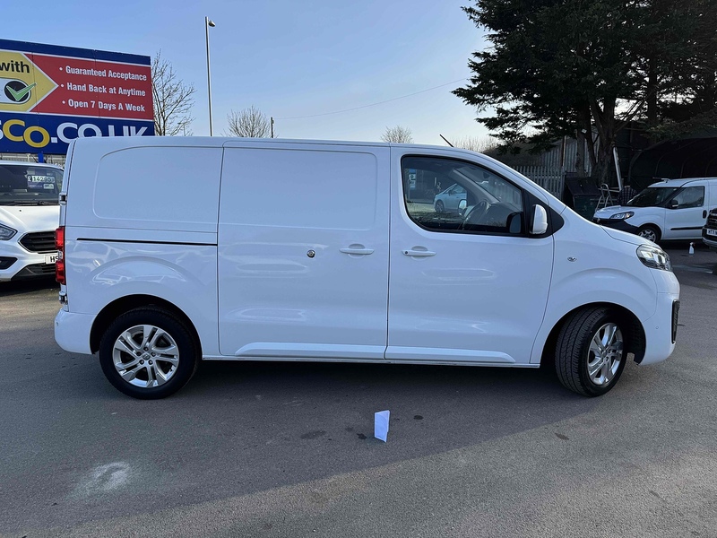 Vauxhall 2.0 Turbo D 3100 Elite Panel Van 5dr Diesel Auto L1 H1 Euro 6 (s/s) (180 ps) Panel Van Automatic Diesel