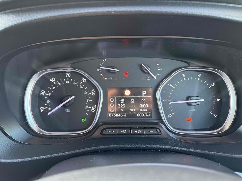 Vauxhall 2.0 Turbo D 3100 Elite Panel Van 5dr Diesel Auto L1 H1 Euro 6 (s/s) (180 ps) Panel Van Automatic Diesel