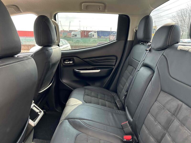 Mitsubishi DI-D DC Barbarian X Pickup 2.2 Automatic Diesel Pickup Automatic Diesel Pickup Automatic Diesel