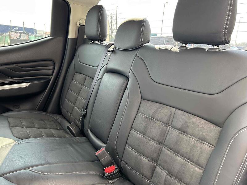 Mitsubishi DI-D DC Barbarian X Pickup 2.2 Automatic Diesel Pickup Automatic Diesel Pickup Automatic Diesel