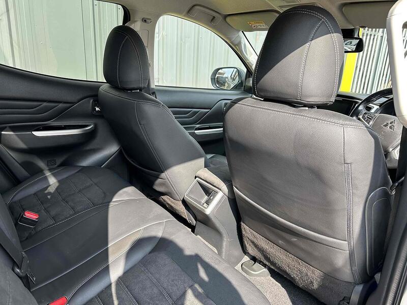 Mitsubishi DI-D DC Barbarian X Pickup 2.2 Automatic Diesel Pickup Automatic Diesel Pickup Automatic Diesel