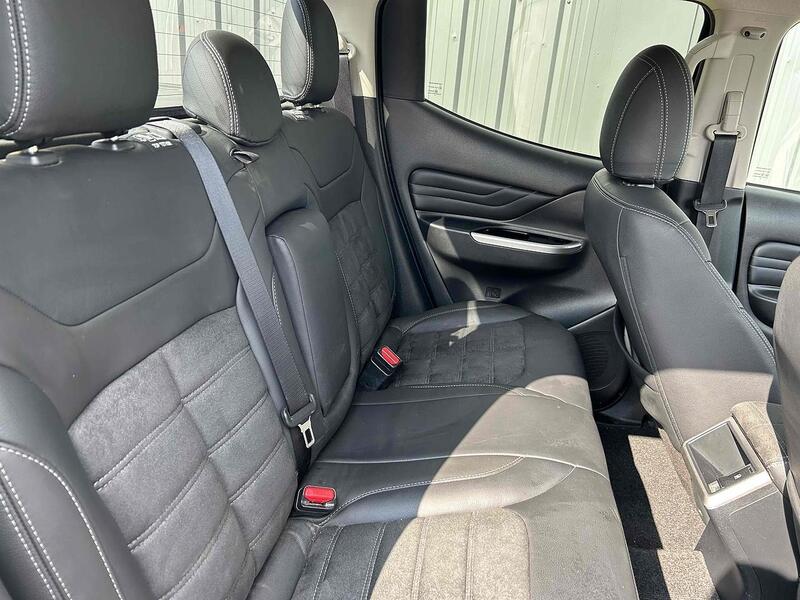 Mitsubishi DI-D DC Barbarian X Pickup 2.2 Automatic Diesel Pickup Automatic Diesel Pickup Automatic Diesel