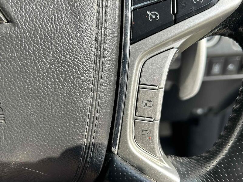 Mitsubishi DI-D DC Barbarian X Pickup 2.2 Automatic Diesel Pickup Automatic Diesel Pickup Automatic Diesel