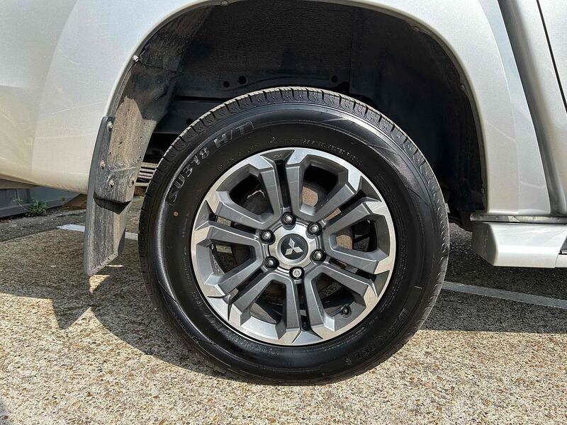 Mitsubishi DI-D DC Barbarian X Pickup 2.2 Automatic Diesel Pickup Automatic Diesel Pickup Automatic Diesel