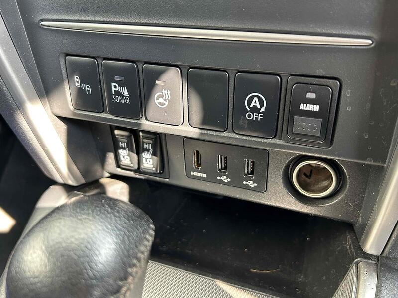 Mitsubishi DI-D DC Barbarian X Pickup 2.2 Automatic Diesel Pickup Automatic Diesel Pickup Automatic Diesel