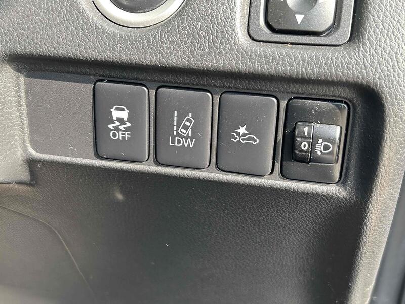 Mitsubishi DI-D DC Barbarian X Pickup 2.2 Automatic Diesel Pickup Automatic Diesel Pickup Automatic Diesel