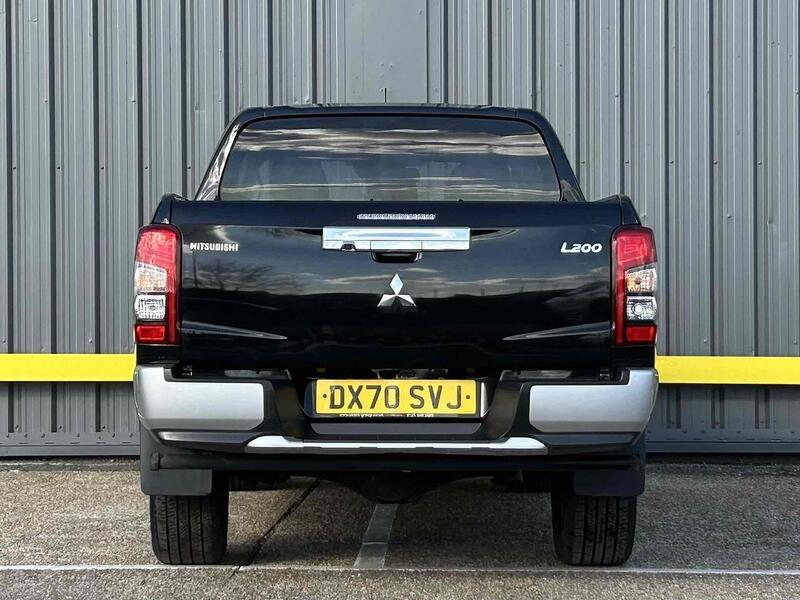 Mitsubishi 2.2 DI-D DC Barbarian Pickup Double Cab 4dr Diesel Auto 4WD Euro 6 (s/s) (150 ps) Pickup Automatic Diesel Pickup Automatic Diesel