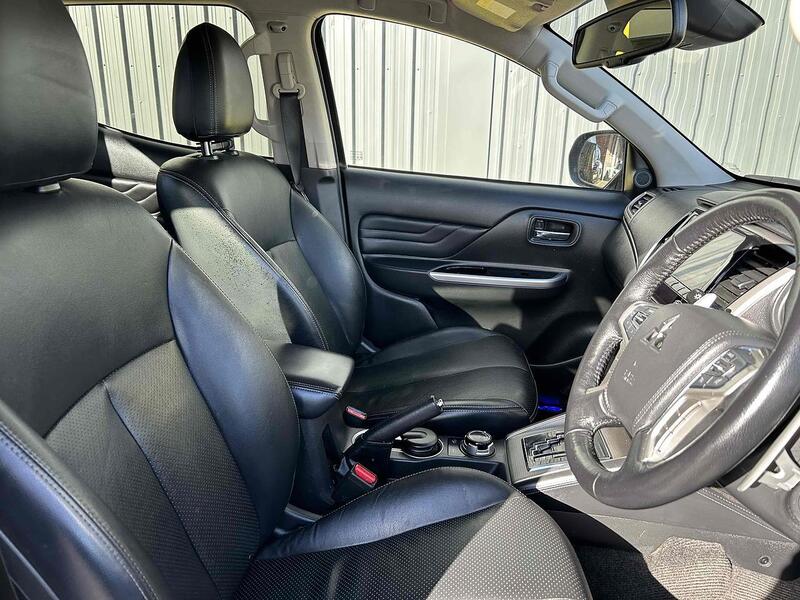 Mitsubishi 2.2 DI-D DC Barbarian Pickup Double Cab 4dr Diesel Auto 4WD Euro 6 (s/s) (150 ps) Pickup Automatic Diesel Pickup Automatic Diesel