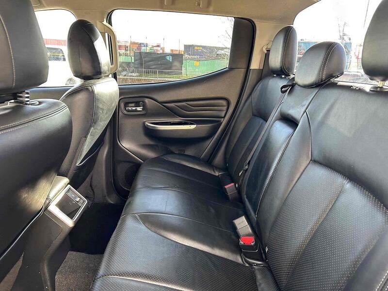 Mitsubishi 2.2 DI-D DC Barbarian Pickup Double Cab 4dr Diesel Auto 4WD Euro 6 (s/s) (150 ps) Pickup Automatic Diesel Pickup Automatic Diesel