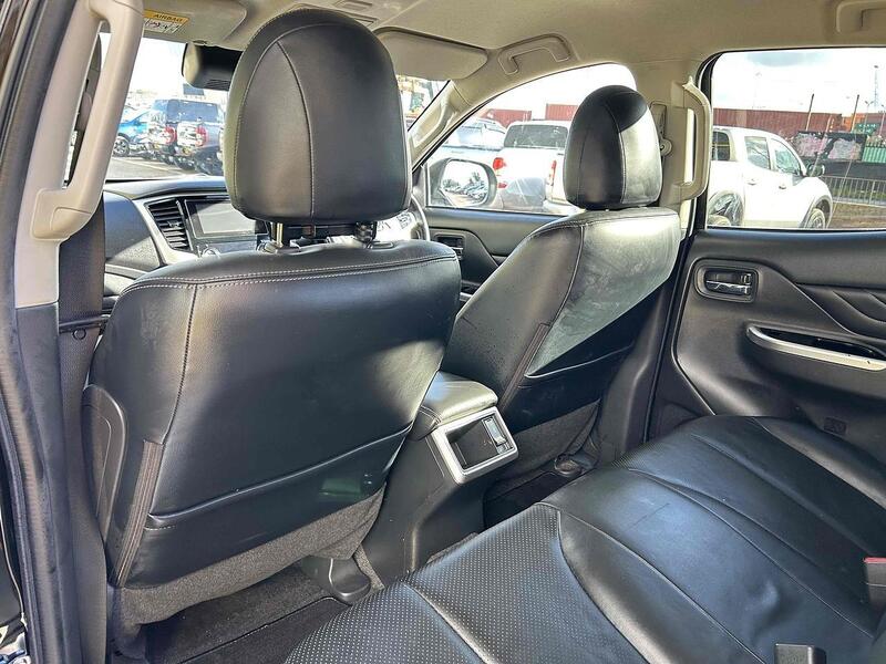 Mitsubishi 2.2 DI-D DC Barbarian Pickup Double Cab 4dr Diesel Auto 4WD Euro 6 (s/s) (150 ps) Pickup Automatic Diesel Pickup Automatic Diesel