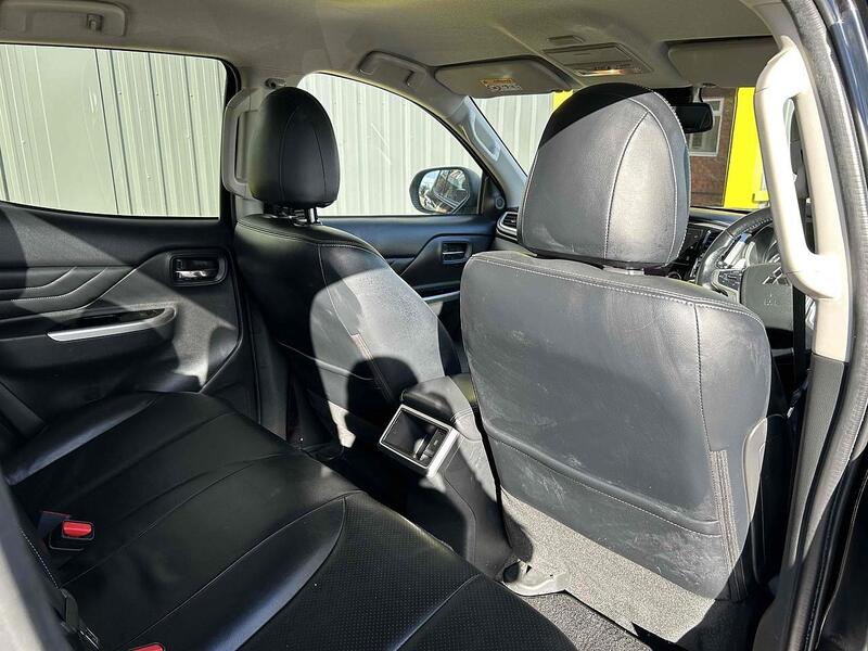 Mitsubishi 2.2 DI-D DC Barbarian Pickup Double Cab 4dr Diesel Auto 4WD Euro 6 (s/s) (150 ps) Pickup Automatic Diesel Pickup Automatic Diesel