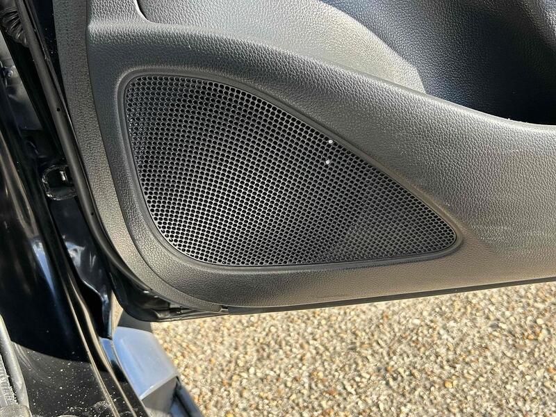 Mitsubishi 2.2 DI-D DC Barbarian Pickup Double Cab 4dr Diesel Auto 4WD Euro 6 (s/s) (150 ps) Pickup Automatic Diesel Pickup Automatic Diesel