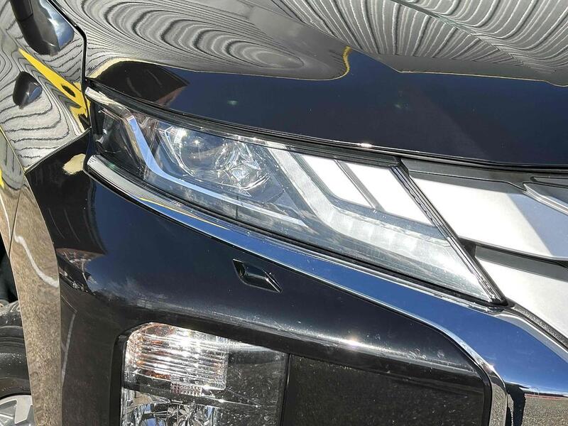 Mitsubishi 2.2 DI-D DC Barbarian Pickup Double Cab 4dr Diesel Auto 4WD Euro 6 (s/s) (150 ps) Pickup Automatic Diesel Pickup Automatic Diesel