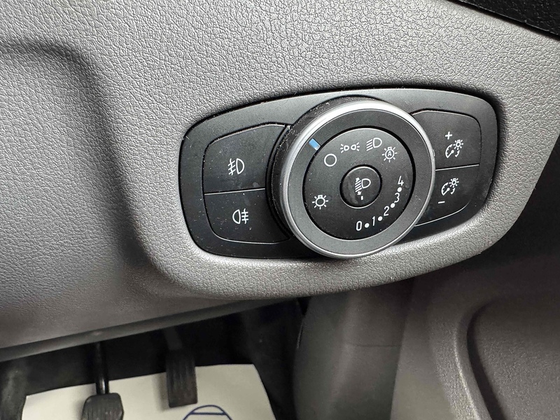 Ford 1.5 200 EcoBlue Limited Panel Van 5dr Diesel Manual L1 Euro 6 (s/s) (120 ps) Panel Van Manual Diesel Panel Van Manual Diesel