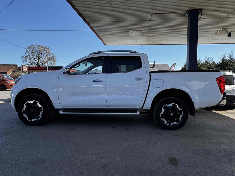 Nissan dCi Tekna Pickup 2.3 Automatic Diesel Pickup Automatic Diesel Pickup Automatic Diesel