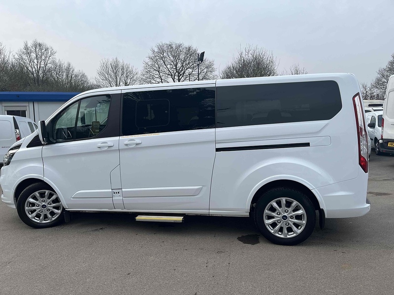 Ford 320 EcoBlue Titanium Minibus 2.0 Automatic Diesel Minibus Automatic Diesel Minibus Automatic Diesel