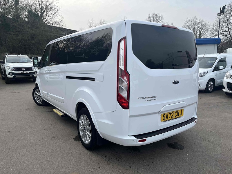 Ford 320 EcoBlue Titanium Minibus 2.0 Automatic Diesel Minibus Automatic Diesel Minibus Automatic Diesel