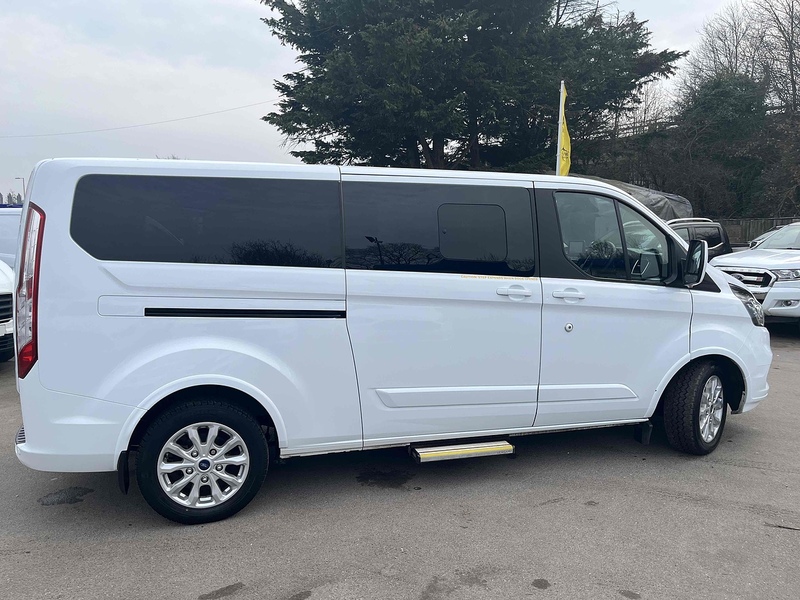 Ford 320 EcoBlue Titanium Minibus 2.0 Automatic Diesel Minibus Automatic Diesel Minibus Automatic Diesel