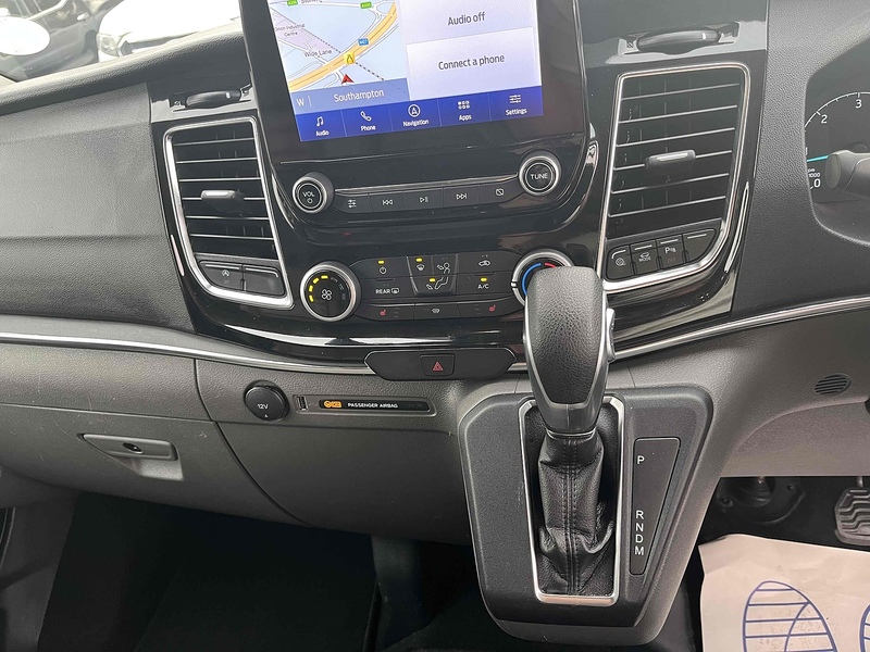 Ford 320 EcoBlue Titanium Minibus 2.0 Automatic Diesel Minibus Automatic Diesel Minibus Automatic Diesel