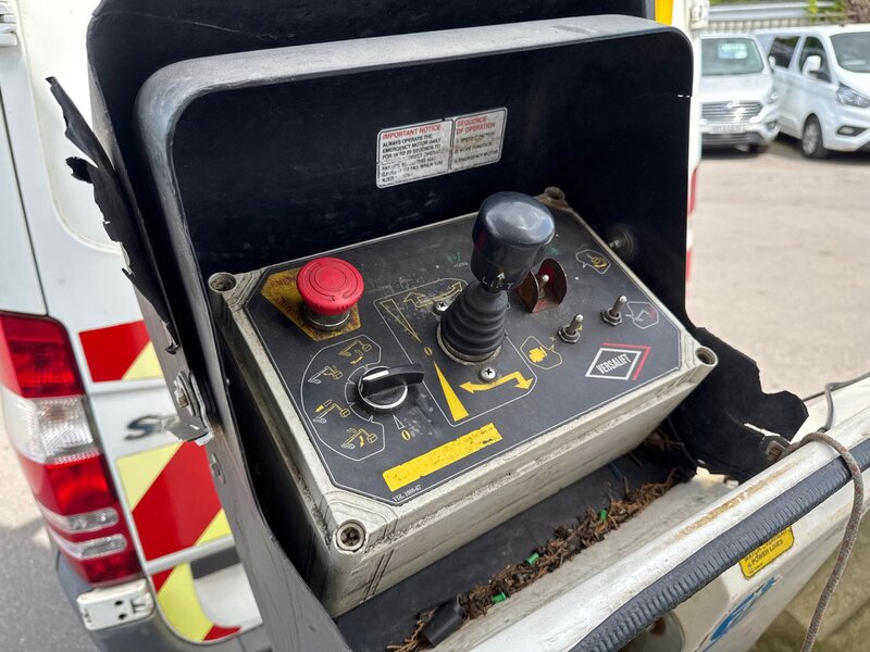 Mercedes-Benz 2.2 513 CDi Cherry Picker  4dr Diesel Manual RWD L2 (129 bhp) 2.2 4dr Specialist Vehicle Manual Diesel