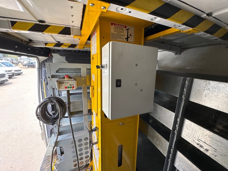 Mercedes-Benz 2.2 513 CDi Cherry Picker  4dr Diesel Manual RWD L2 (129 bhp) 2.2 4dr Specialist Vehicle Manual Diesel