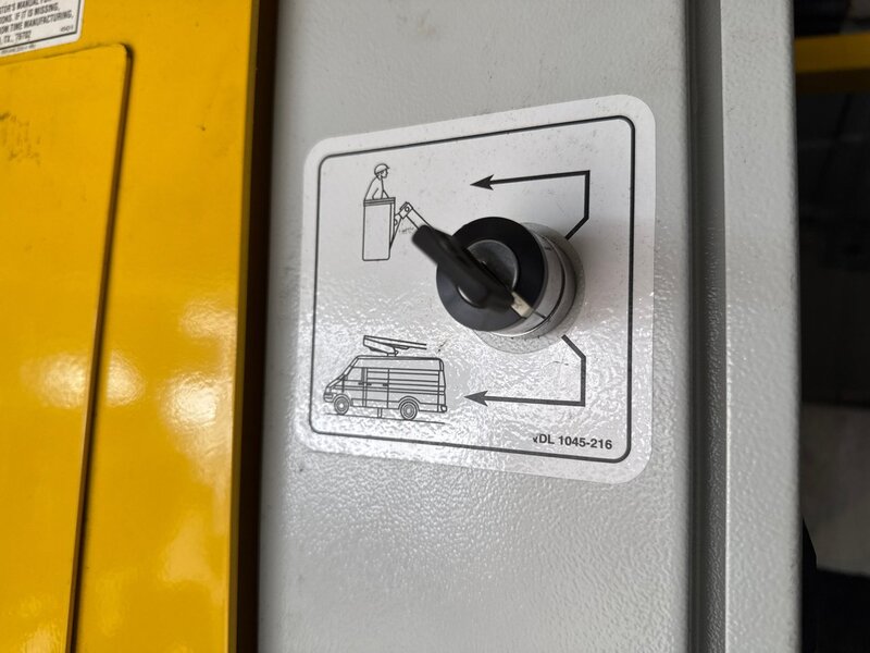 Mercedes-Benz 2.2 513 CDi Cherry Picker  4dr Diesel Manual RWD L2 (129 bhp) 2.2 4dr Specialist Vehicle Manual Diesel