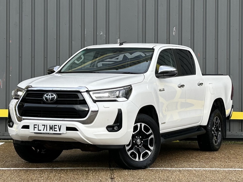 Toyota D-4D Invincible Pickup 2.4 Manual Diesel Pickup Manual Diesel