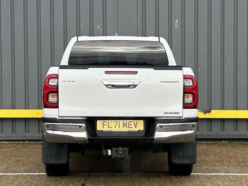 Toyota D-4D Invincible Pickup 2.4 Manual Diesel Pickup Manual Diesel