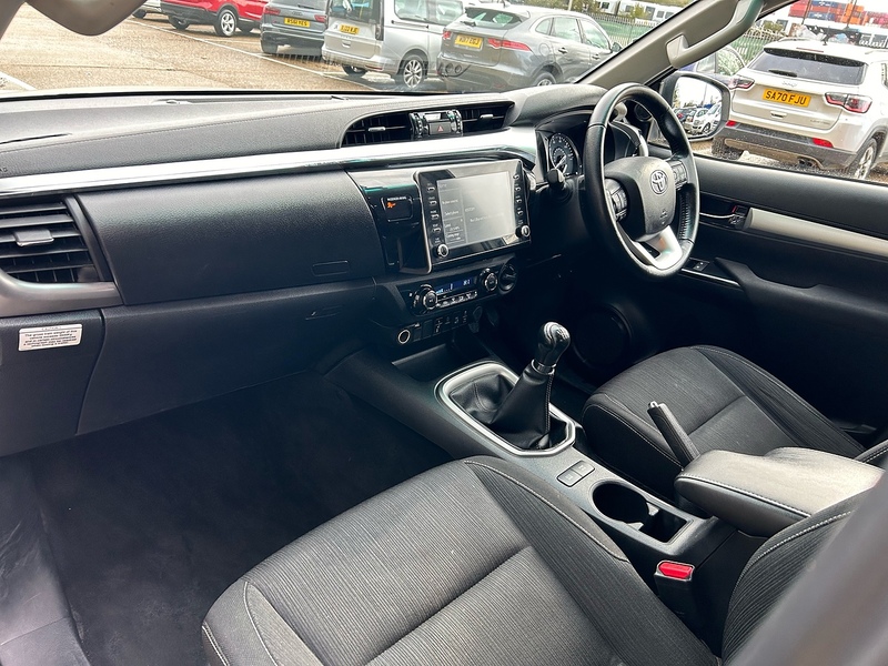 Toyota D-4D Invincible Pickup 2.4 Manual Diesel Pickup Manual Diesel