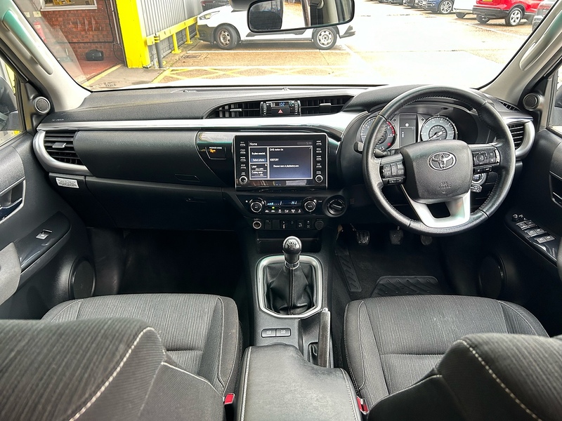 Toyota D-4D Invincible Pickup 2.4 Manual Diesel Pickup Manual Diesel