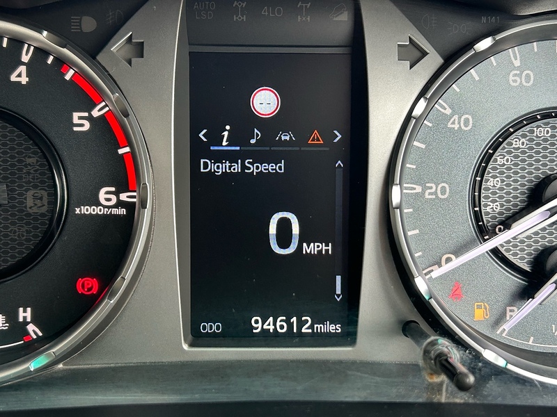 Toyota D-4D Invincible Pickup 2.4 Manual Diesel Pickup Manual Diesel