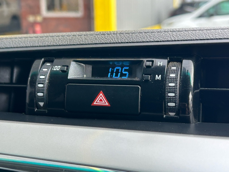 Toyota D-4D Invincible Pickup 2.4 Manual Diesel Pickup Manual Diesel