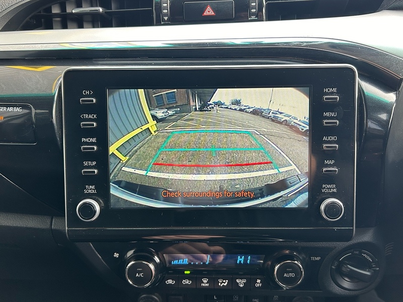 Toyota D-4D Invincible Pickup 2.4 Manual Diesel Pickup Manual Diesel