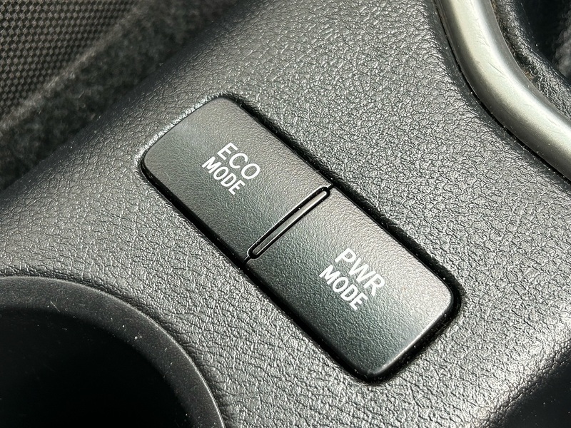 Toyota D-4D Invincible Pickup 2.4 Manual Diesel Pickup Manual Diesel