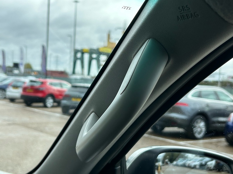 Toyota D-4D Invincible Pickup 2.4 Manual Diesel Pickup Manual Diesel