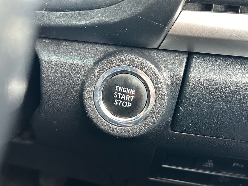 Toyota D-4D Invincible Pickup 2.4 Manual Diesel Pickup Manual Diesel