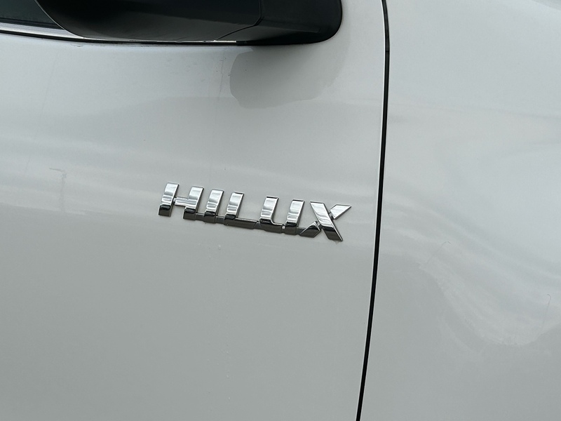 Toyota D-4D Invincible Pickup 2.4 Manual Diesel Pickup Manual Diesel