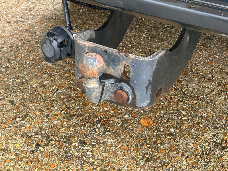 Toyota D-4D Invincible Pickup 2.4 Manual Diesel Pickup Manual Diesel