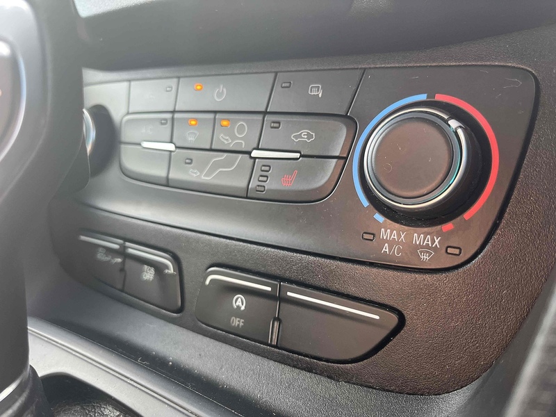 Ford 1.5 240 EcoBlue Limited Panel Van 5dr Diesel Auto L2 Euro 6 (s/s) (120 ps) Panel Van Automatic Diesel