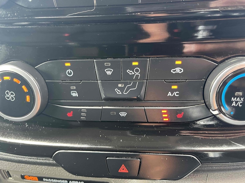 Ford 280 EcoBlue Limited Panel Van 2.0 Manual Diesel Panel Van Manual Diesel