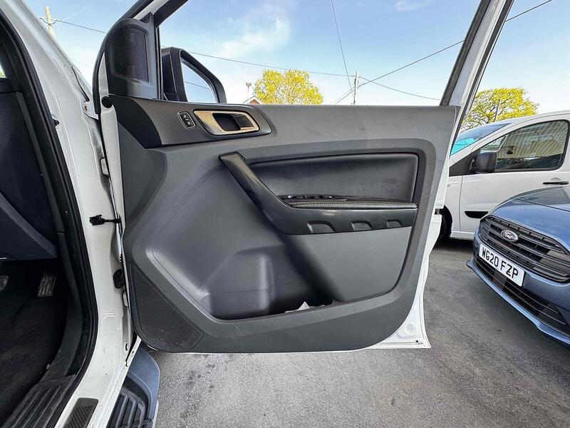 Ford 3.2 TDCi Wildtrak Pickup Double Cab 4dr Diesel Auto 4WD Euro 5 (200 ps) Pickup Automatic Diesel Pickup Automatic Diesel