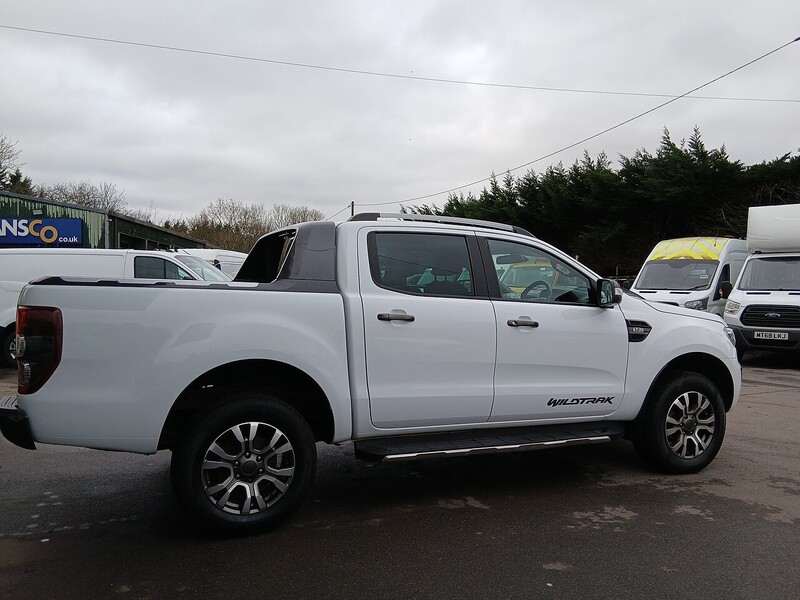Ford 3.2 TDCi Wildtrak Pickup Double Cab 4dr Diesel Auto 4WD Euro 5 (200 ps) Pickup Automatic Diesel Pickup Automatic Diesel