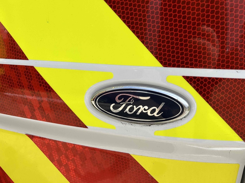 Ford 320 EcoBlue Limited Combi Van 2.0 Automatic Diesel Combi Van Automatic Diesel Combi Van Automatic Diesel Combi Van Automatic Diesel