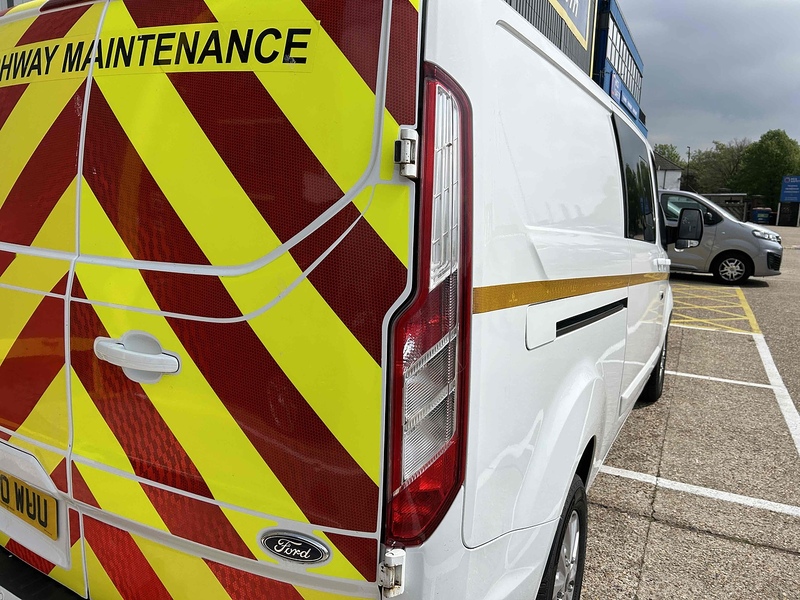 Ford 320 EcoBlue Limited Combi Van 2.0 Automatic Diesel Combi Van Automatic Diesel Combi Van Automatic Diesel Combi Van Automatic Diesel